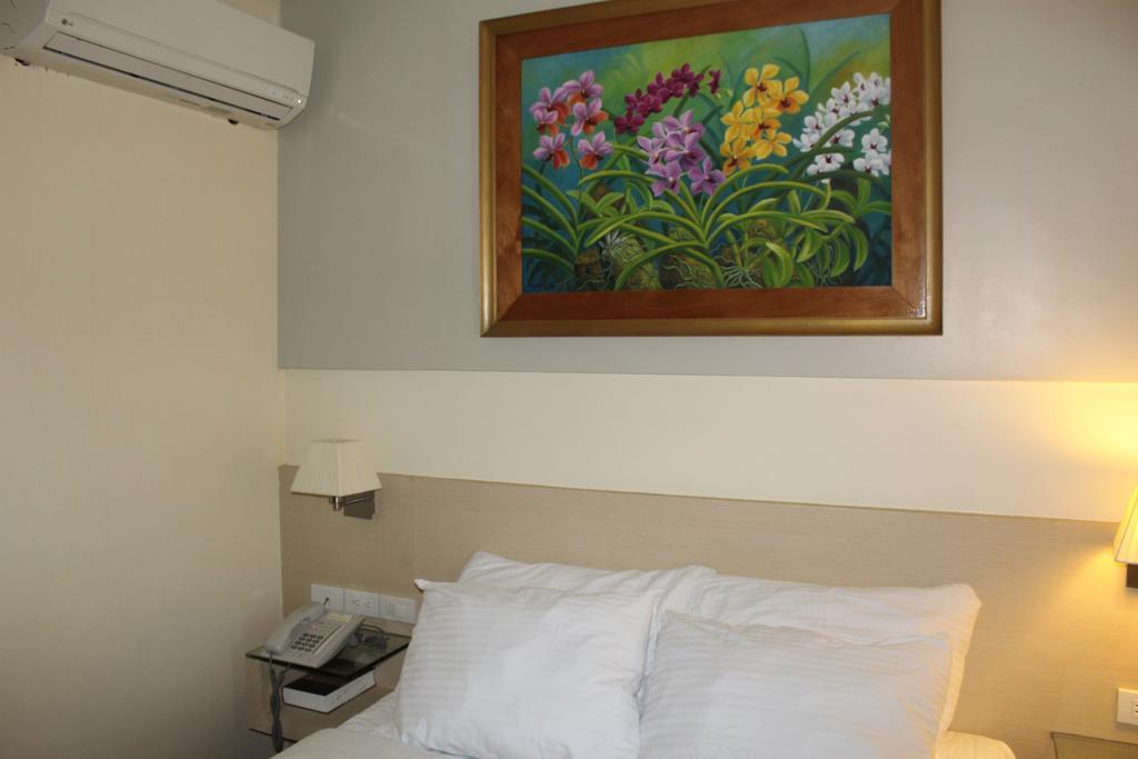 Ciudad Fernandina Hotel Vigan Esterno foto