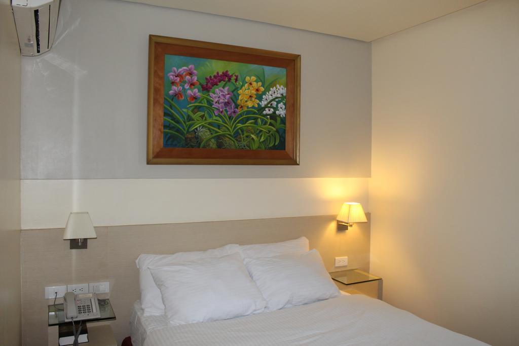 Ciudad Fernandina Hotel Vigan Esterno foto