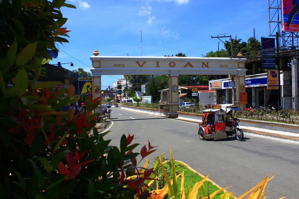 Ciudad Fernandina Hotel Vigan Esterno foto