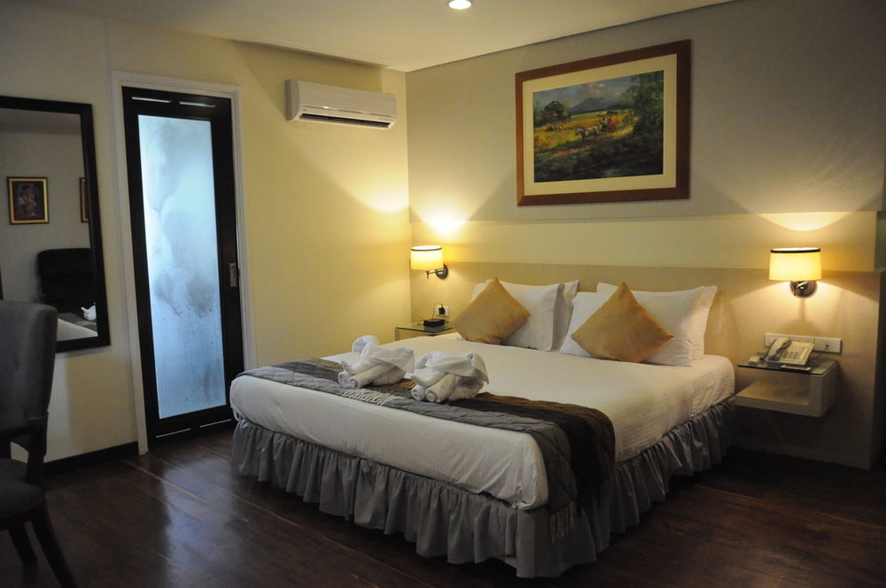 Ciudad Fernandina Hotel Vigan Esterno foto