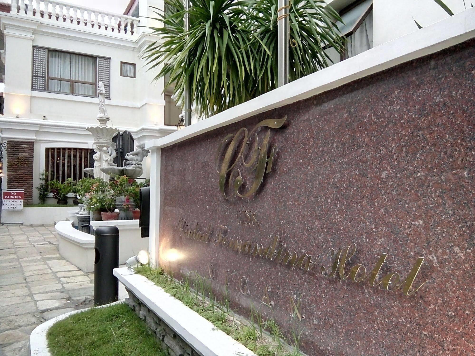 Ciudad Fernandina Hotel Vigan Esterno foto